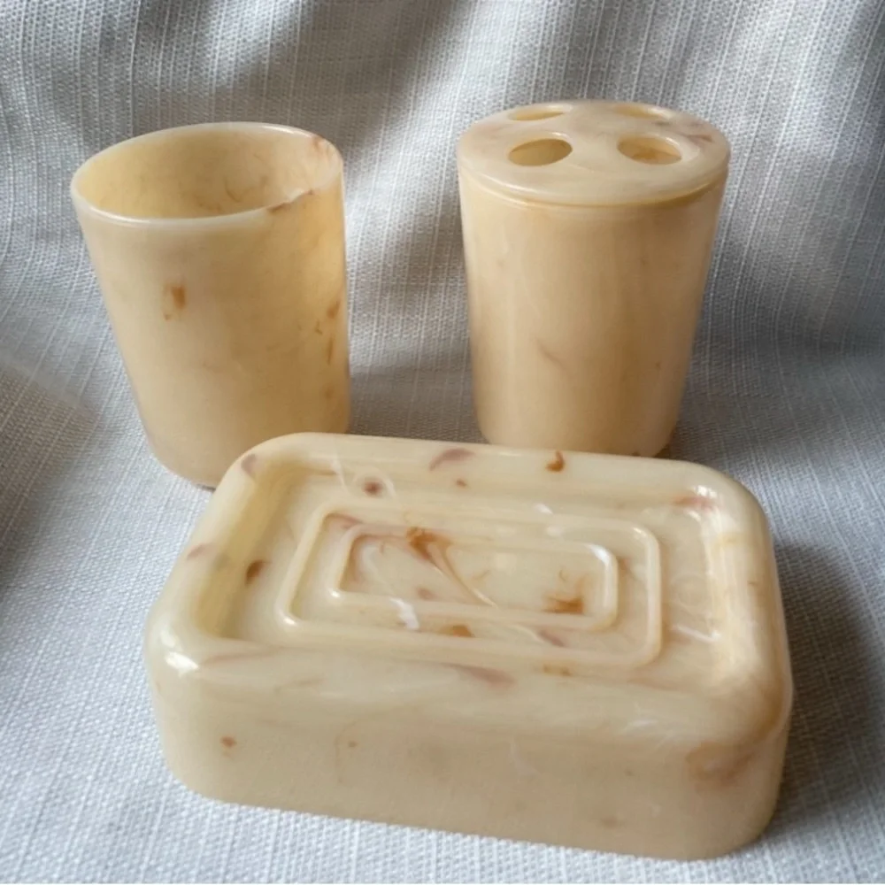 Vintage Marbleized Hard Plastic 3-Piece Bathroom Set!